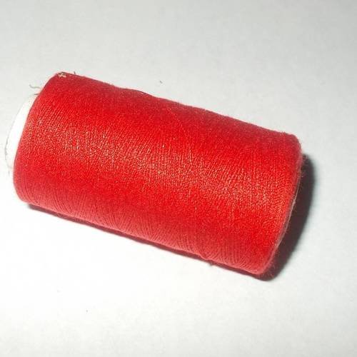 Bobine de fil à couture couleur rouge n°3 