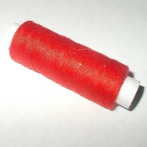 Bobine de fil à couture couleur rouge n°2 