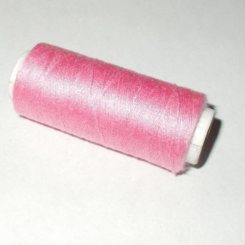 Bobine de fil à couture couleur rose claire n°3 