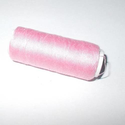 Bobine de fil à couture couleur rose claire n°1 