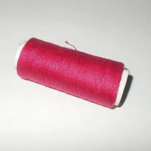 Bobine de fil à couture couleur rose n°1 