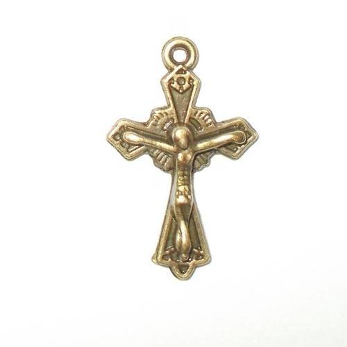 Breloque en forme de croix couleur bronze 