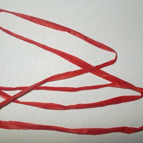 Raphia de couleur rouge n°2 longueur 2 mètres 