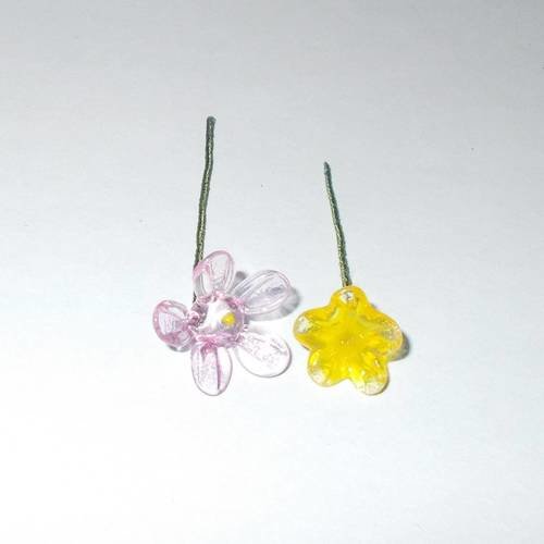 Kit créatif bijou fleurs en verre couleur jaune et rose 