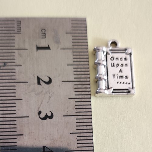 Breloques livre "unce upon a time (il était une fois) en métal argenté