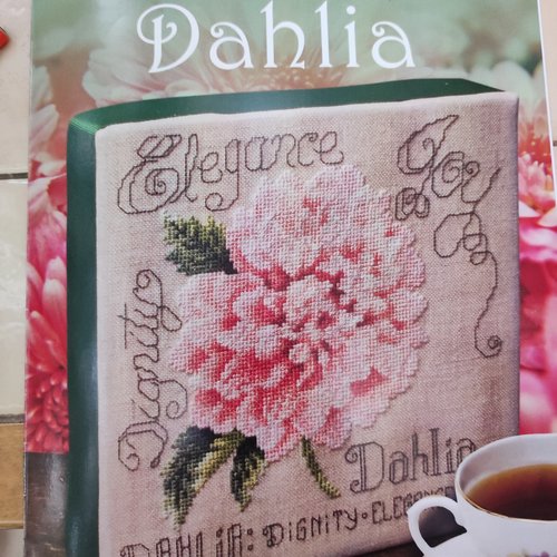Dahlia - leaflet 246 - grille point de croix