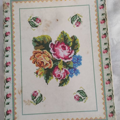 Coffret les idées de marianne - fleurs, arbres et feuilles au point de croix