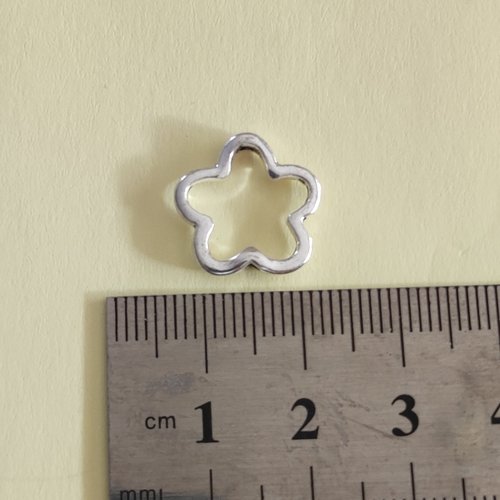 Breloques fleurs en métal argenté