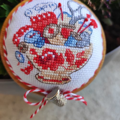 Pique-épingles - broderie point de croix - produit fini