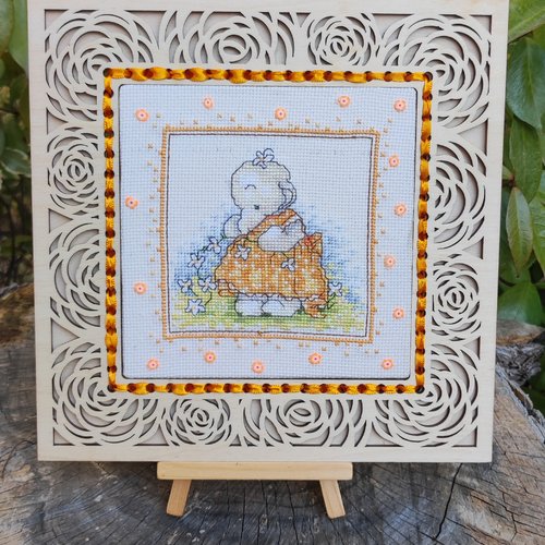 Petit éléphant aux fleurs - produit fini - broderie point de croix faite main