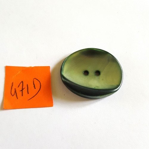 1 bouton nacre vert anciens - 31x25mm - 471d