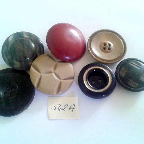 7 boutons résine différentes couleur  vintage - taille diverse - 542a
