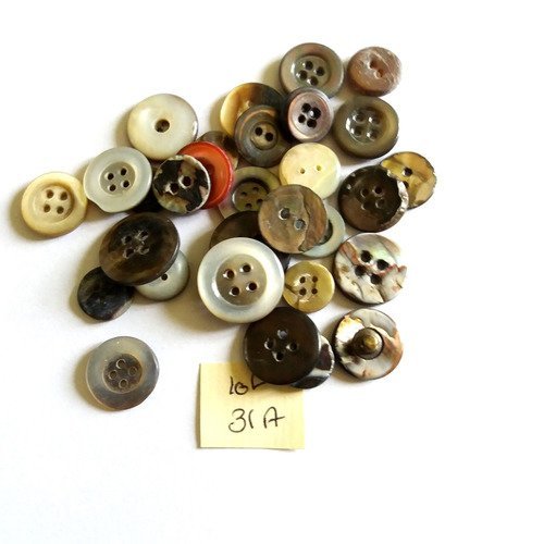 31 boutons en nacre multicolore vintage - taille diverse - 31a