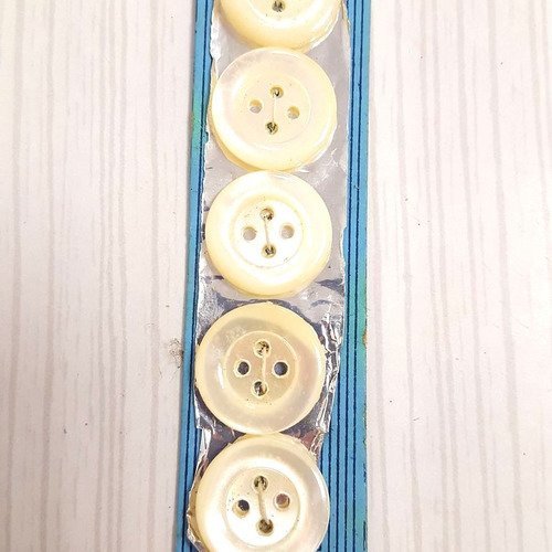  cartonnette de 5 boutons en nacre ivoire - vintage - 16mm - 328div