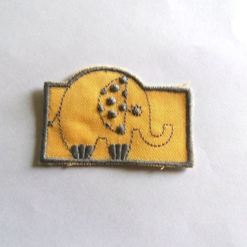 1 écusson tissé et brodé - éléphant jaune et gris - applique a coudre  - n°63