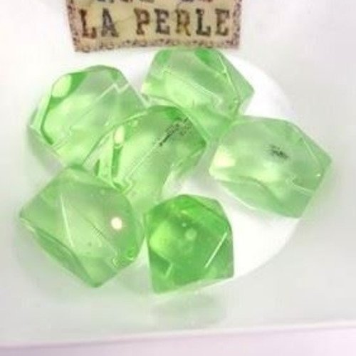 6 perles en verre a facette vert - 14x20mm