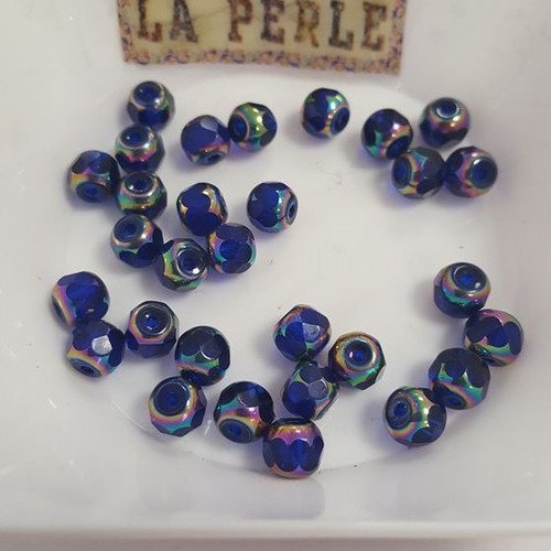 30 perles en verre a facette métallisé bleu roi - 6mm