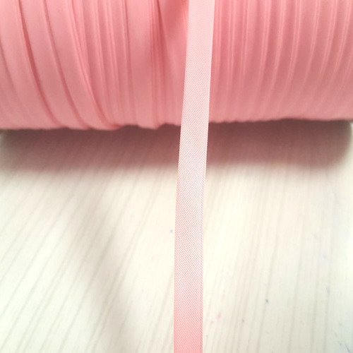 3m de biais rose - nylon - 5mm de large plié