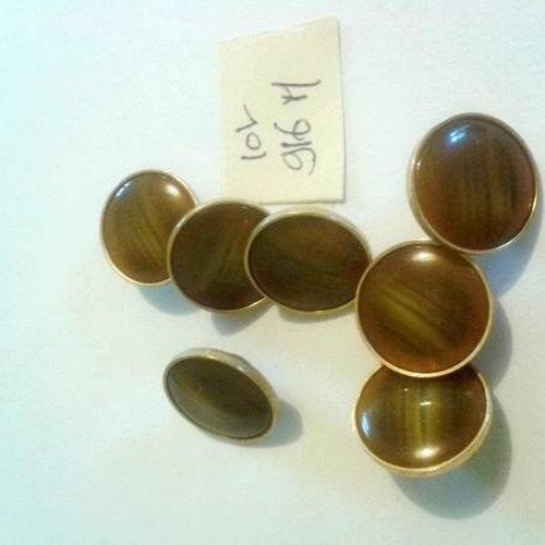 7 boutons résine doré et marron - 15mm - 916m