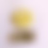 1 pendentif ou pampille en nacre jaune clair - 30mm - rond non percé - s