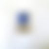 1 pendentif ou pampille en nacre bleu (fleur) - 29mm - s