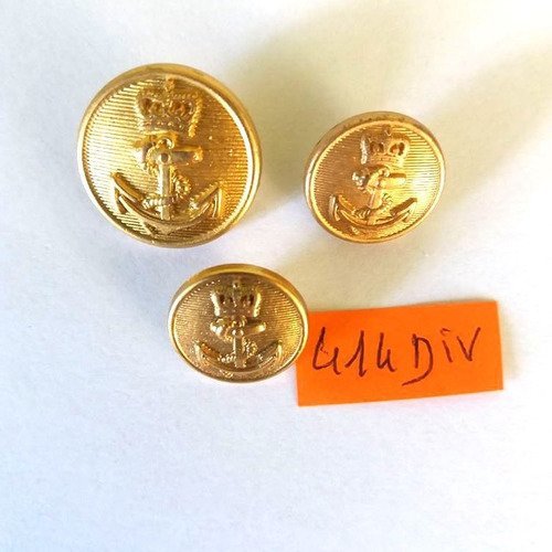 3 boutons métal doré - un ancre - taille diverse - 414div