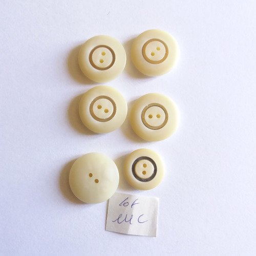 5 boutons en résine beige - 22mm - 111c