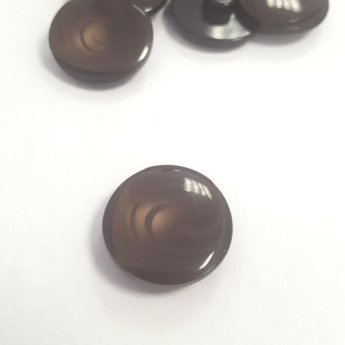 1 bouton résine marron - 22mm - 168t