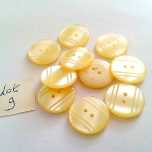 6 boutons en résine jaune - 17mm - lot 9