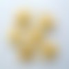 6 boutons coeur en bois - fond écru et jaune - 25mm - f13
