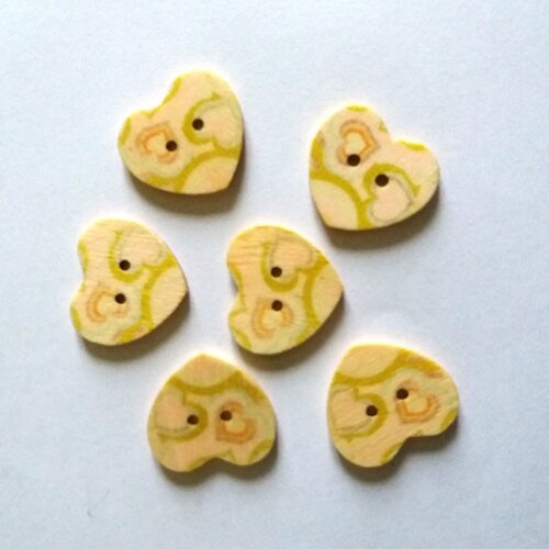 6 boutons coeur en bois - fond écru et jaune - 25mm - f13