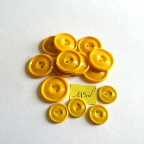 14 boutons en résine jaune - taille diverse - 115v