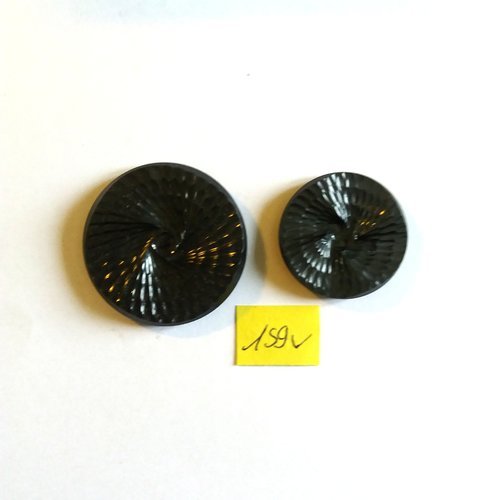 2 boutons en résine gris - 1 bt de 40mm - 1 bt de 30mm - 159v