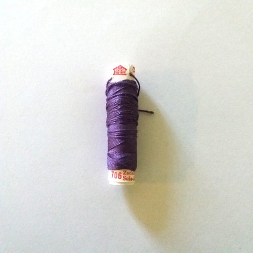 Fil de soie violet - calanda - 30/3 = 10m - n°706