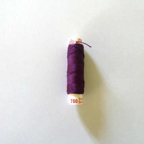 Fil de soie violet - calanda - 30/3 = 10m - n°700