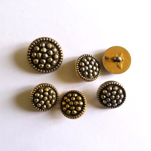 6 boutons en résine doré - ancien - taille diverse - 112mp