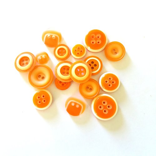 17 boutons en résine orange et blanc transparent - taille diverse - 90n
