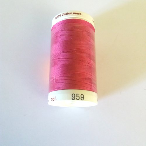 Fil a coudre - fuchsia 959 - mettler quilting - 100% coton - 500 yds = 457m 