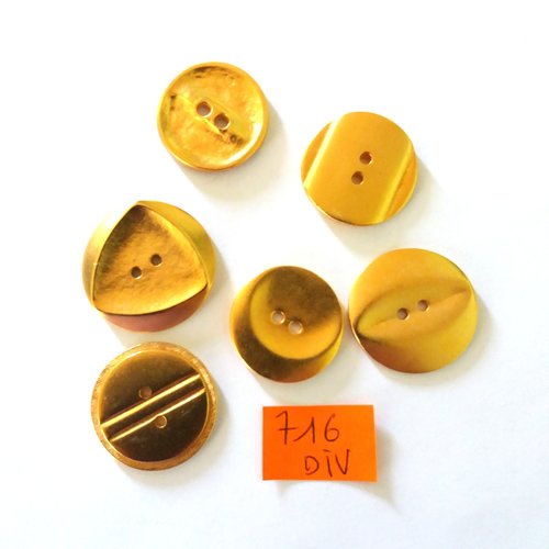 6 boutons en métal doré - modèles différents - taille diverse - 716div
