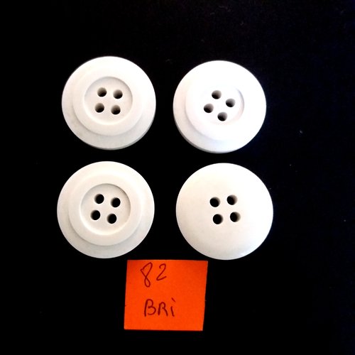 4 boutons en résine blanc - ancien - 26mm - bri82