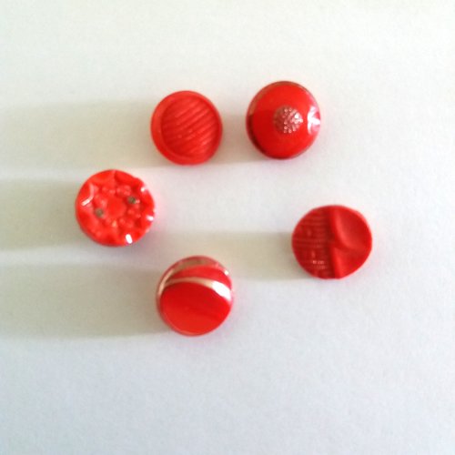 5 boutons en verre rouge - ancien - 13mm - 585mp