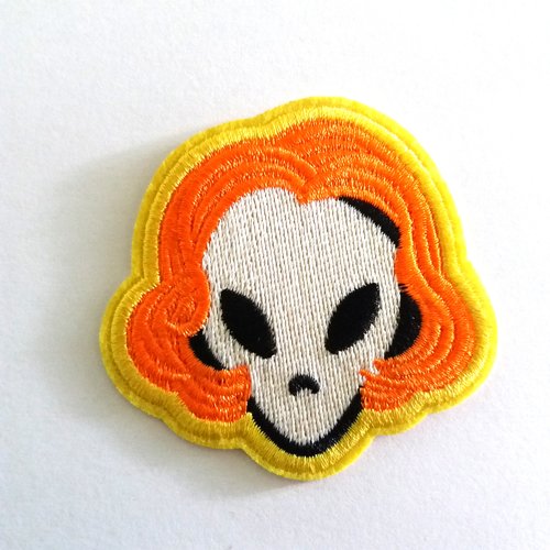Thermocollant tete d'extraterrestre à cheveux orange et blanc - 64x66mm - écusson à coudre - 71