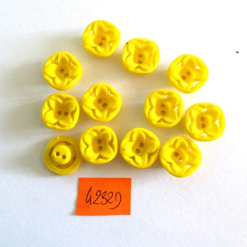 12 boutons en résine jaune - vintage - 12x12mm - 4232d