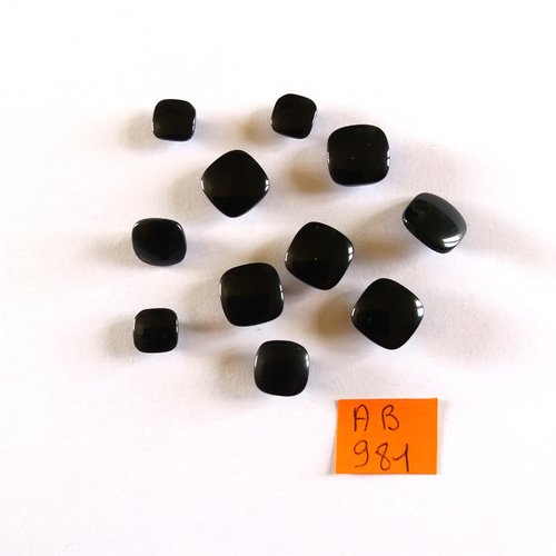 11 boutons en résine noir - 12x12mm 10x10mm et 8x8mm - ab981