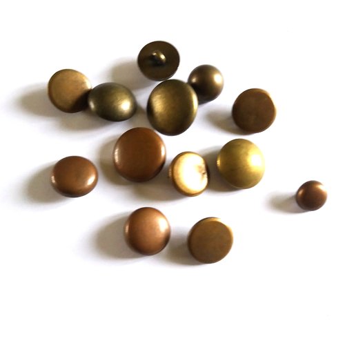 13 boutons en métal doré cuivre et bronze - ancien - entre 12 et 23mm - 850mp