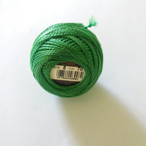 1 bobine de coton perlé vert n°5 - col.701 - dmc