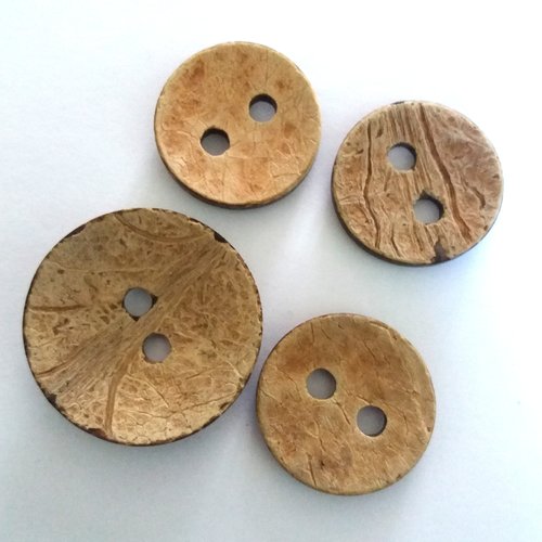 4 boutons en coco marron - ancien - 50mm et 38mm - 970p