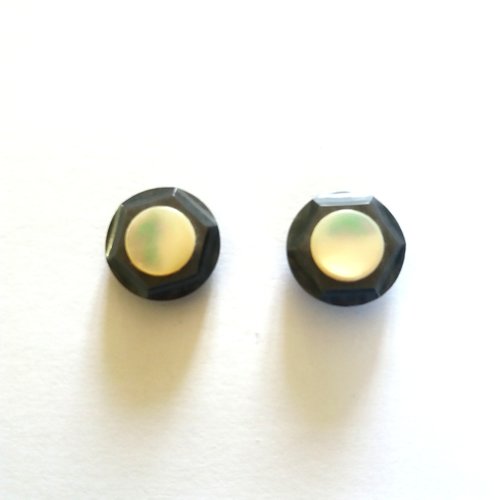 2 boutons en résine gris et cabochon ivoire - ancien - 22mm - 995mp
