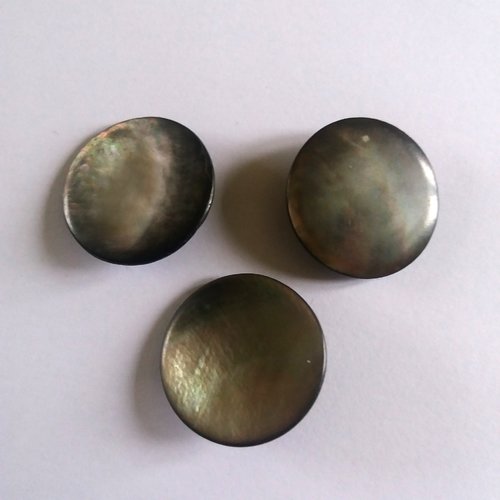 3 boutons en nacre gris - ancien - 31mm - 1002mp