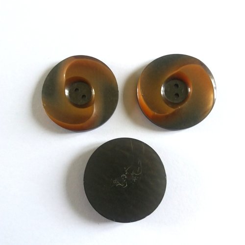 3 boutons en résine marron - ancien - 31mm - 1014mp